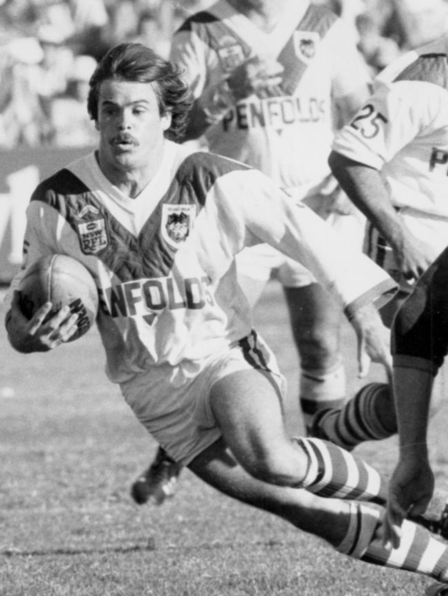 ’Slippery’ Steve Morris in action for the St George Illawarra Dragons in 1984.