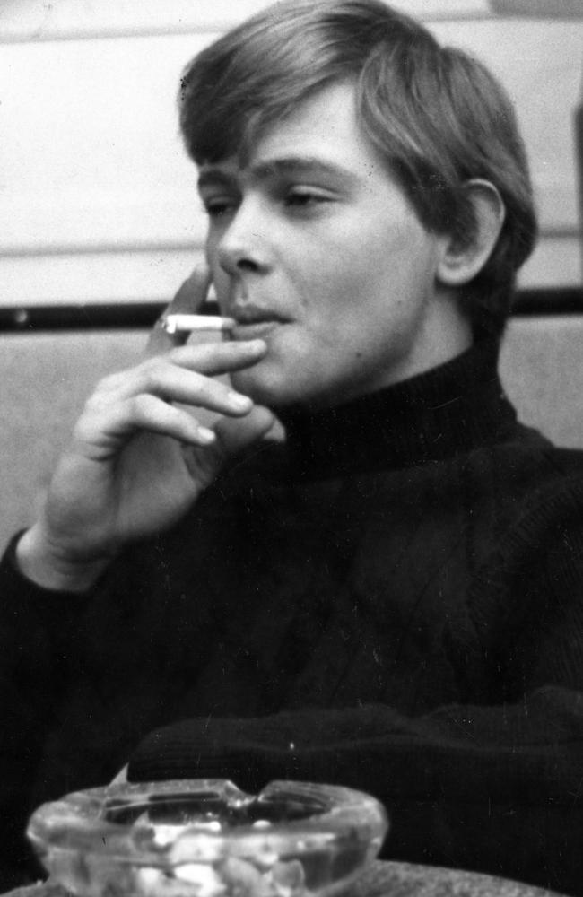 Farnham, pictured here aged 18, first took up smoking at 14.