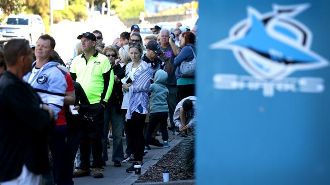 Cronulla Sharks fans queue for NRL grand final tickets. Picture: Gregg Porteous