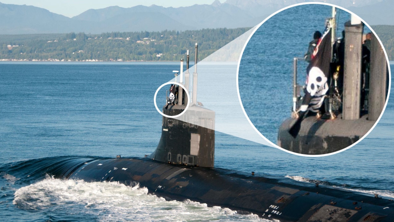 El USS Jimmy Carter se deslizó silenciosamente de regreso a puerto, con la bandera Jolly Roger ondeando orgullosamente al viento. Foto: proporcionada.