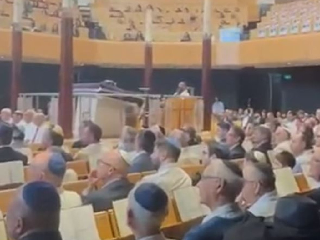 Former Australian Prime Minister John Howard addressing the congregation of the central synagogue in Sydney on Friday.