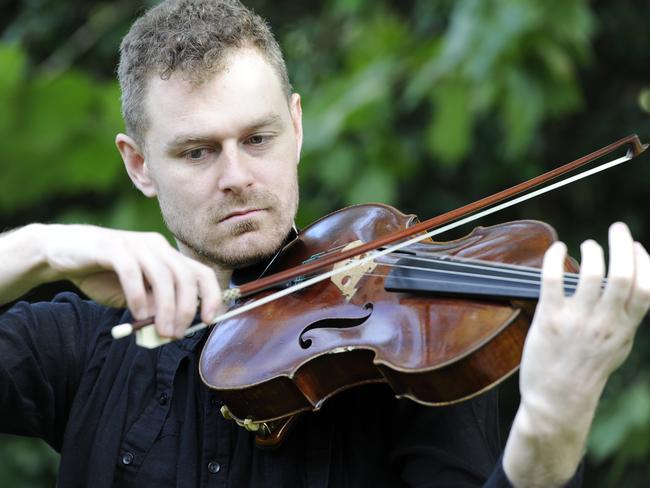 James Wannan is a gifted and acclaimed violist. He will be performing with the Australia Quartet at the Independent Theater at North Sydney on April 20.