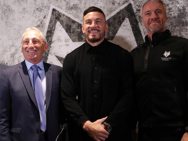 (L-R) Bob Hunter, CEO of Toronto Wolfpack, Sonny Bill Williams and Brian McDermott, Head Coach of Toronto Wolfpack. Picture: Getty