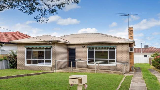 13 Derby Rd, Herne Hill, sold for $465,000.