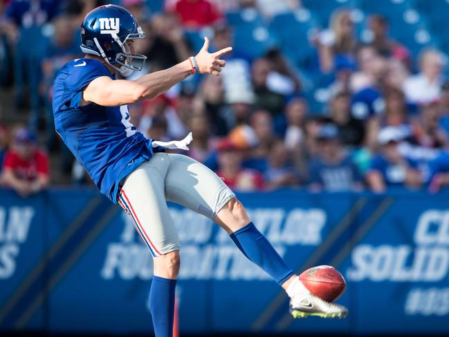 ORCHARD PARK, NY - AUGUST 20: Brad Wing #9 of the New York Giants punts the ball during the second half against the Buffalo Bills on August 20, 2016 at New Era Field in Orchard Park, New York. Buffalo defeats New York 21-0. Brett Carlsen/Getty Images/AFP == FOR NEWSPAPERS, INTERNET, TELCOS & TELEVISION USE ONLY ==