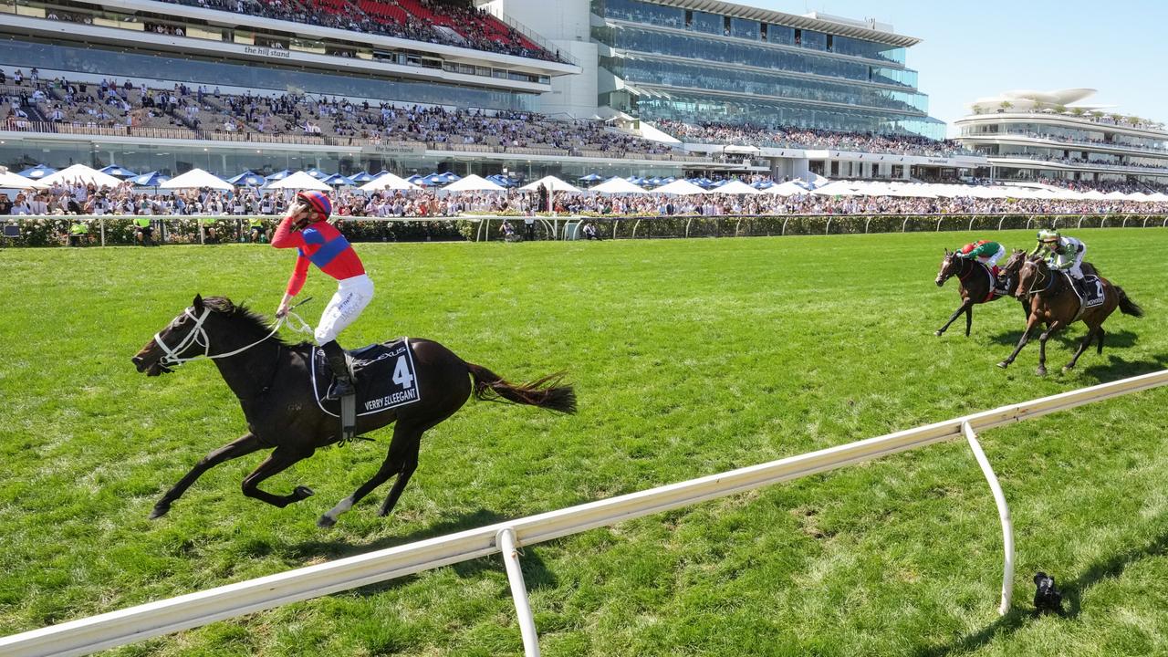 Melbourne Cup Champion Verry Elleegant And Track Rider Chris Harwood’s ...