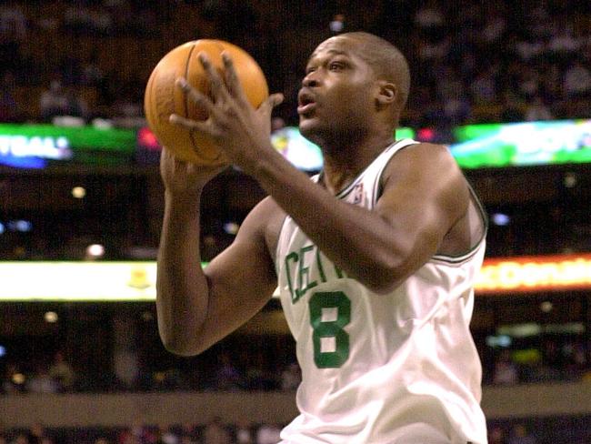 Ballislife - In honor of 3x All-Star & NBA Champion Antoine Walker's  birthday today, here's two pieces of advice he has for today's NBA players.  1) Get the word no in your