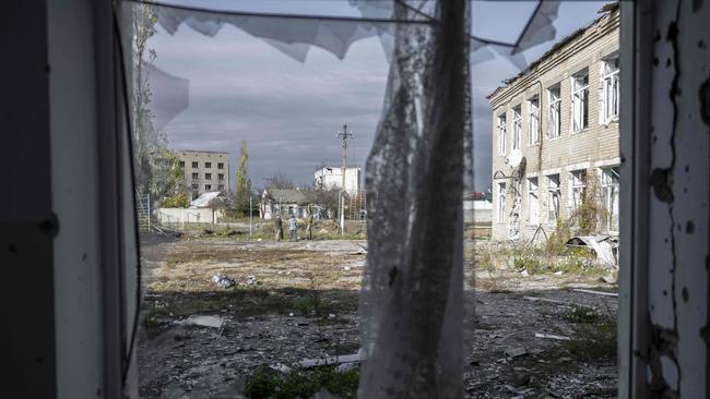 Ukrainian forces are advancing on Kherson as Russian commanders flee the city in the latest blow to Vladimir Putin’s invasion.