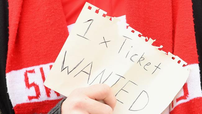 Footy fans have been urged to be wary when buying tickets ­online Picture: Quinn Rooney, Getty Images.