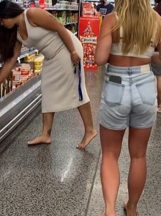 The no shoe trend is very Aussie. Picture: TikTok/issycosss