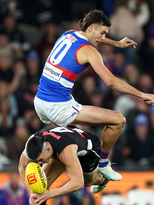 Sam Darcy collects Brayden Maynard. (Photo by Quinn Rooney/Getty Images)