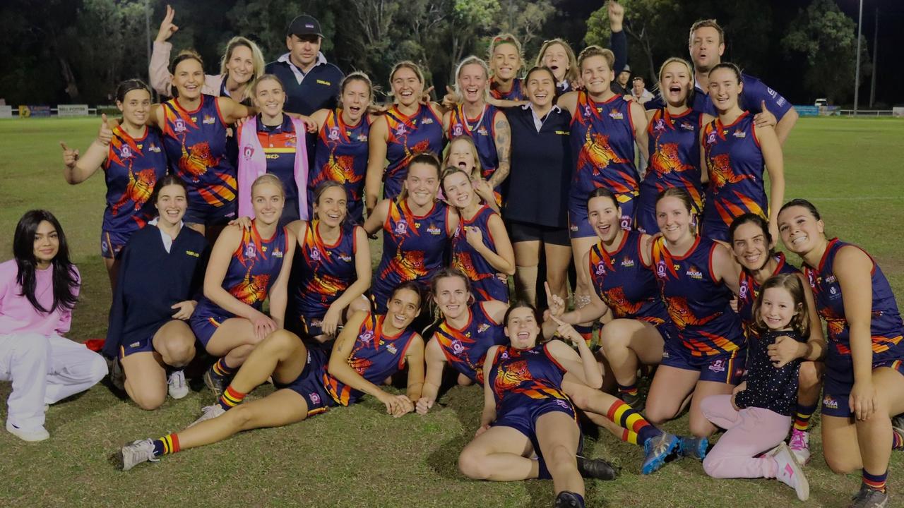 The 2022 Noosa Tigers senior women's team.