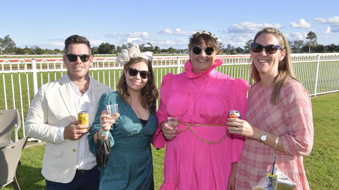 South Grafton Cup Day out and about | Photos | Daily Telegraph