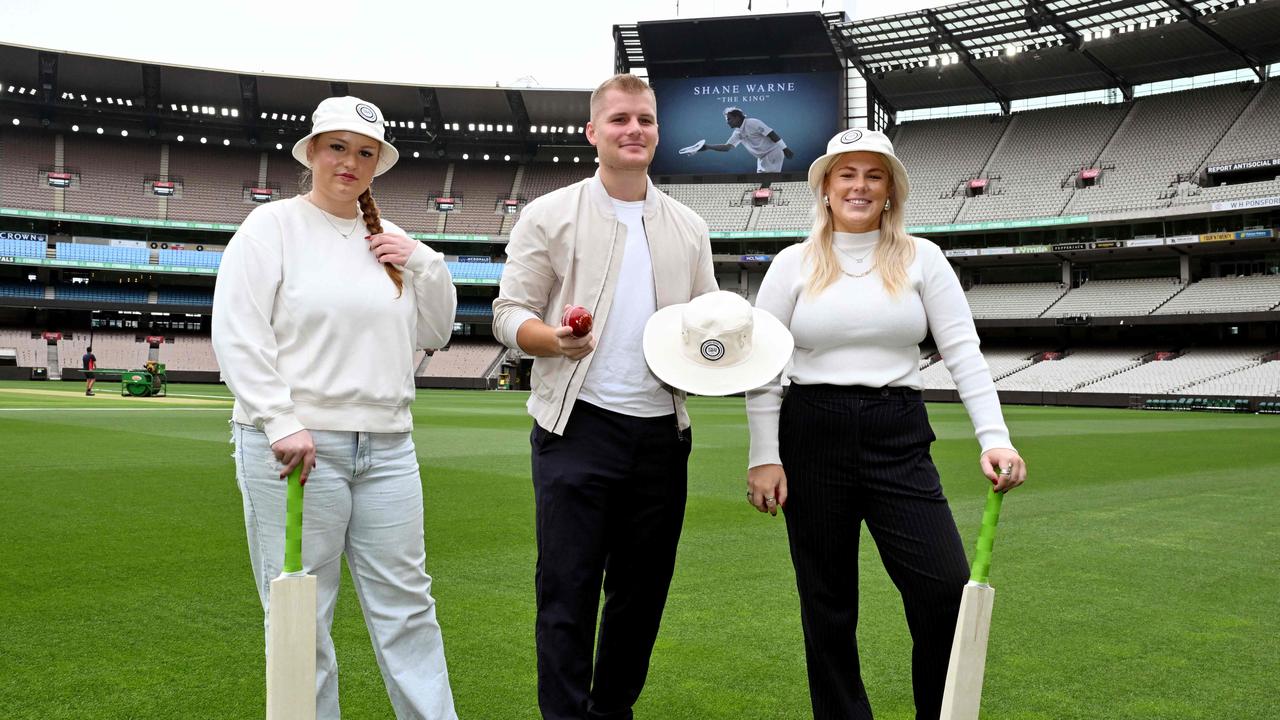 Summer, Jackson, and Brooke Warne. Photo by William WEST / AFP.