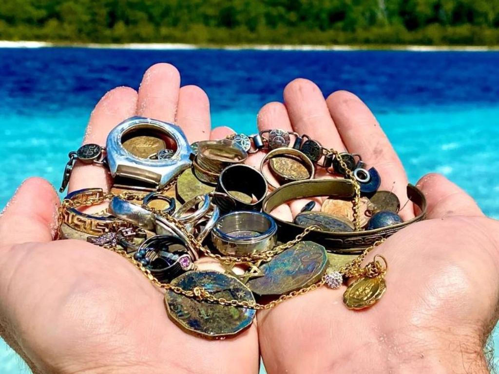 “Clear blue water and gold treasure. It's not bad being a treasure hunter.” Picture: bonditreasurehunter/Instagram