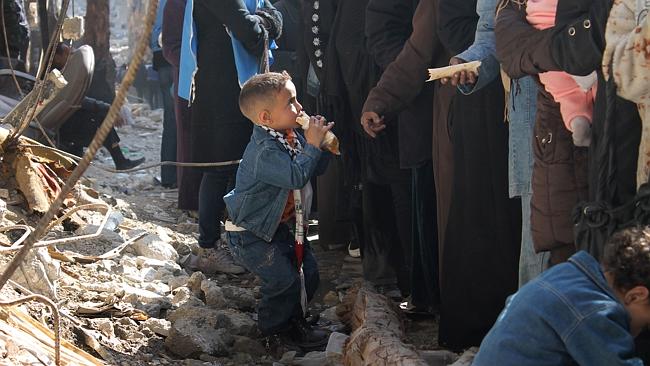 Syrian camp of Yarmouk suffering from starvation, war and endless human ...