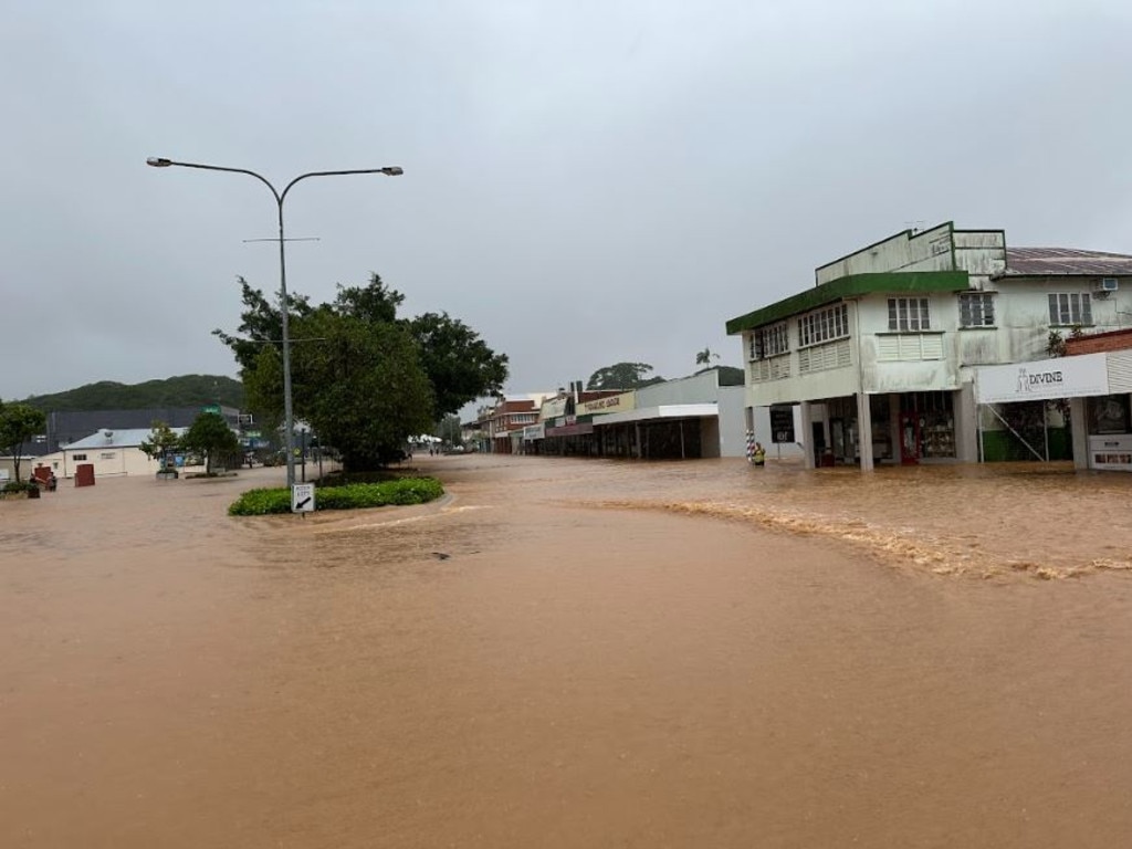 Flooding in the streets of Mossman. Picture: Harry Cobb