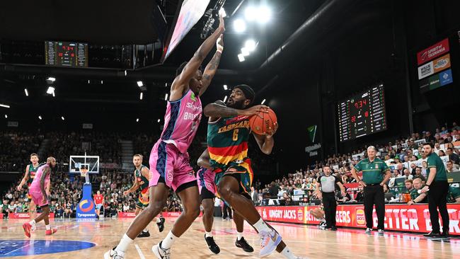 Rashard Kelly of the Jackjumpers drives to the basket during game two of the NBL Semi Final series between Tasmania Jackjumpers and New Zealand Breakers at MyState Bank Arena, on February 16, 2023, in Hobart, Australia. (Photo by Steve Bell/Getty Images)