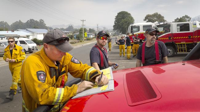 Firefighters preparing for the threat at Geeveston. Picture: CHRIS KIDD