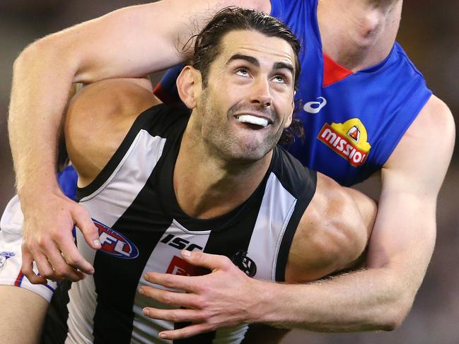 AFL Round 4. 12/04/2019. Collingwood vs Western Bulldogs at the MCG.  Collingwood's Brodie Grundy  and Bulldog Tim English  battle    . Pic: Michael Klein.