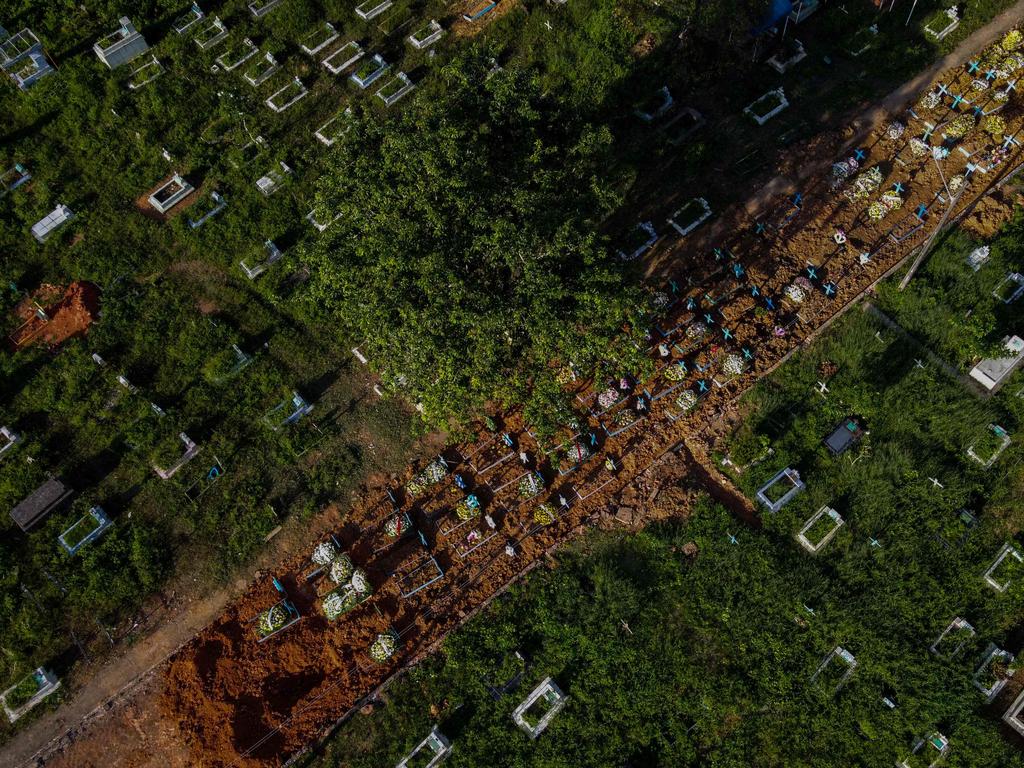 Brazil, with a population of 212 million people, surpassed 400,000 deaths due to COVID-19 on Thursday. Picture: Michael Dantas/AFP