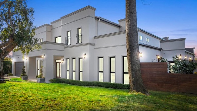 21 Scarborough St is one of the most luxurious homes on the market in Canberra right now.