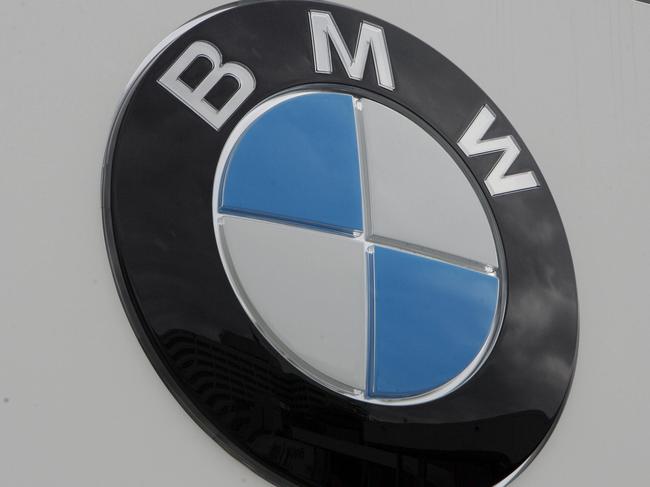 1/10/04 Pics to go with a fraud story from Southport Court - BMW logo