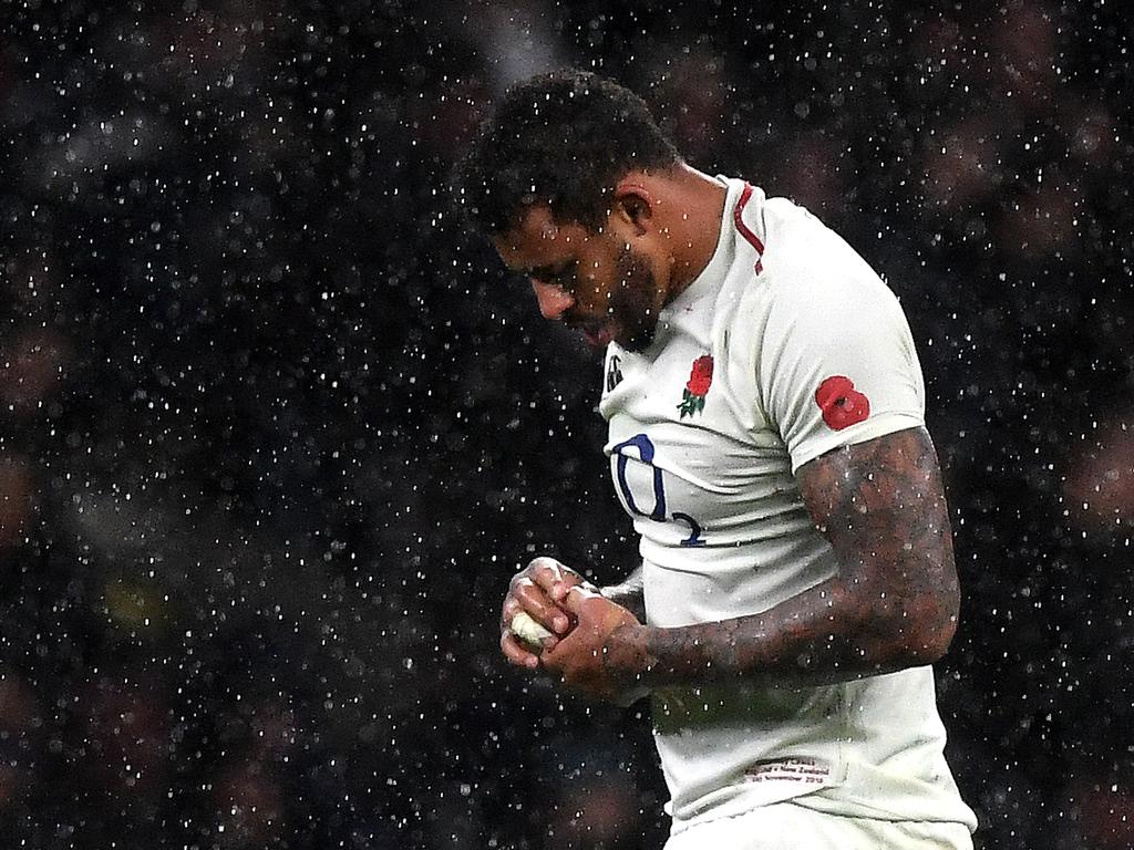 Courtney Lawes of England reacts in defeat after the Quilter International match between England and New Zealand at Twickenham Stadium on November 10, 2018 in London, United Kingdom. (Photo by Shaun Botterill/Getty Images)