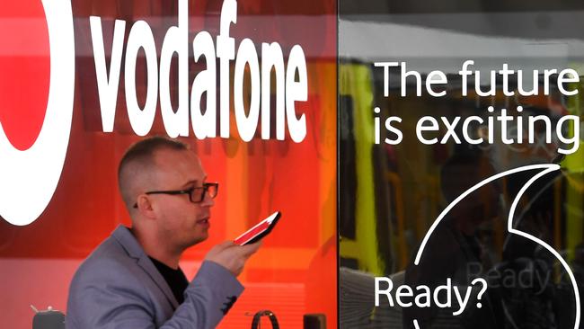 Vodafone and Optus both offer customers 36-month plans. Now Optus is getting on board.