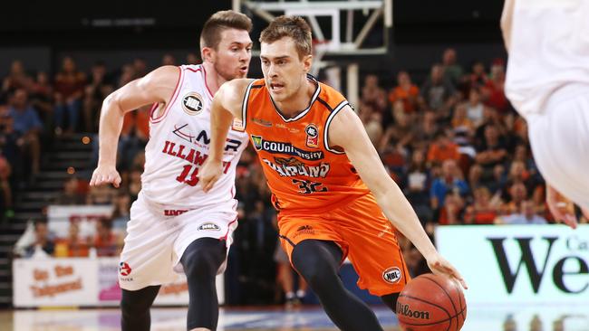 Resurgent Cairns Taipans smash hot Illawarra Hawks in the NBL | The ...