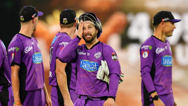 ADELAIDE, VICTORIA - JANUARY 21:  Matthew Wade of the Hobart Hurricanes reacts during the Big Bash League match between the Adelaide Strikers and the Hobart Hurricanes at Adelaide Oval on January 21, 2019 in Adelaide, Australia.  (Photo by Daniel Kalisz/Getty Images)