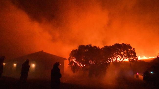 A monstrous and devastating fire ripped through Peregian Springs, Peregian Breeze and Peregian Beach heading north towards Marcus Beach and Noosa. Photo: John McCutcheon / Sunshine Coast Daily