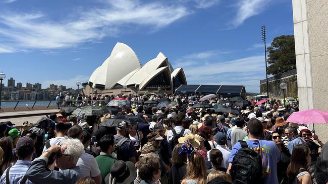 Some people in the large groups have been getting upset about having to wait to meet the King. Picture: Adelaide Lang / NewsWire,