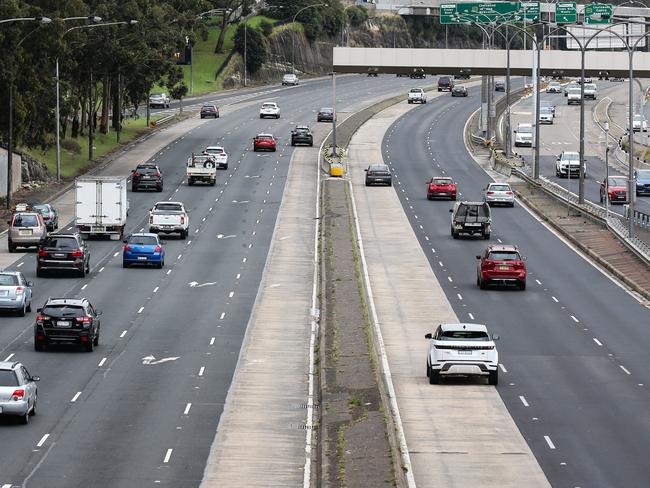 SYDNEY, AUSTRALIA - NewsWire Photos, OCTOBER 12 2021:  Higher volumes of cars are seen back on the roads today after more than 100 days of restrictions across NSW are lifted  in Sydney. Picture:  NCA NewsWire / Gaye Gerard