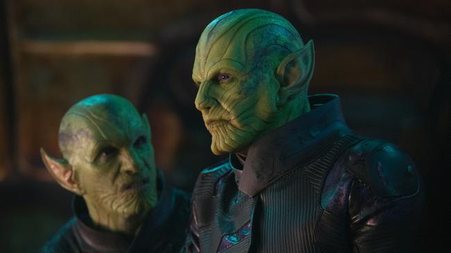 Ben Mendelsohn (right) as the green-skinned, shapeshifting alien Talos in <i>Captain Marvel</i>.