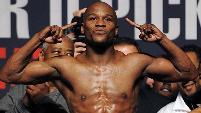 Floyd Mayweather Brutally Trolled for His Fashion Sense Again: 'That Looks  Ugly Champ' - EssentiallySports