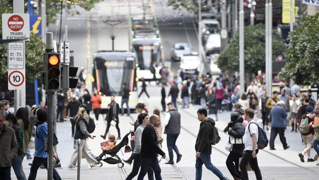 MELBOURNE, AUSTRALIA - NewsWire Photos DECEMBER 15, 2022: ABS generics - Crowds in the Bourke Street Mall in central Melbourne. Picture: NCA NewsWire / Andrew Henshaw