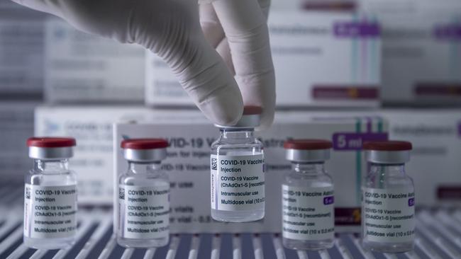 A healthcare worker of the Italian Army prepares doses of the AstraZeneca COVID-19 vaccine. Picture: Antonio Masiello/Getty Images)