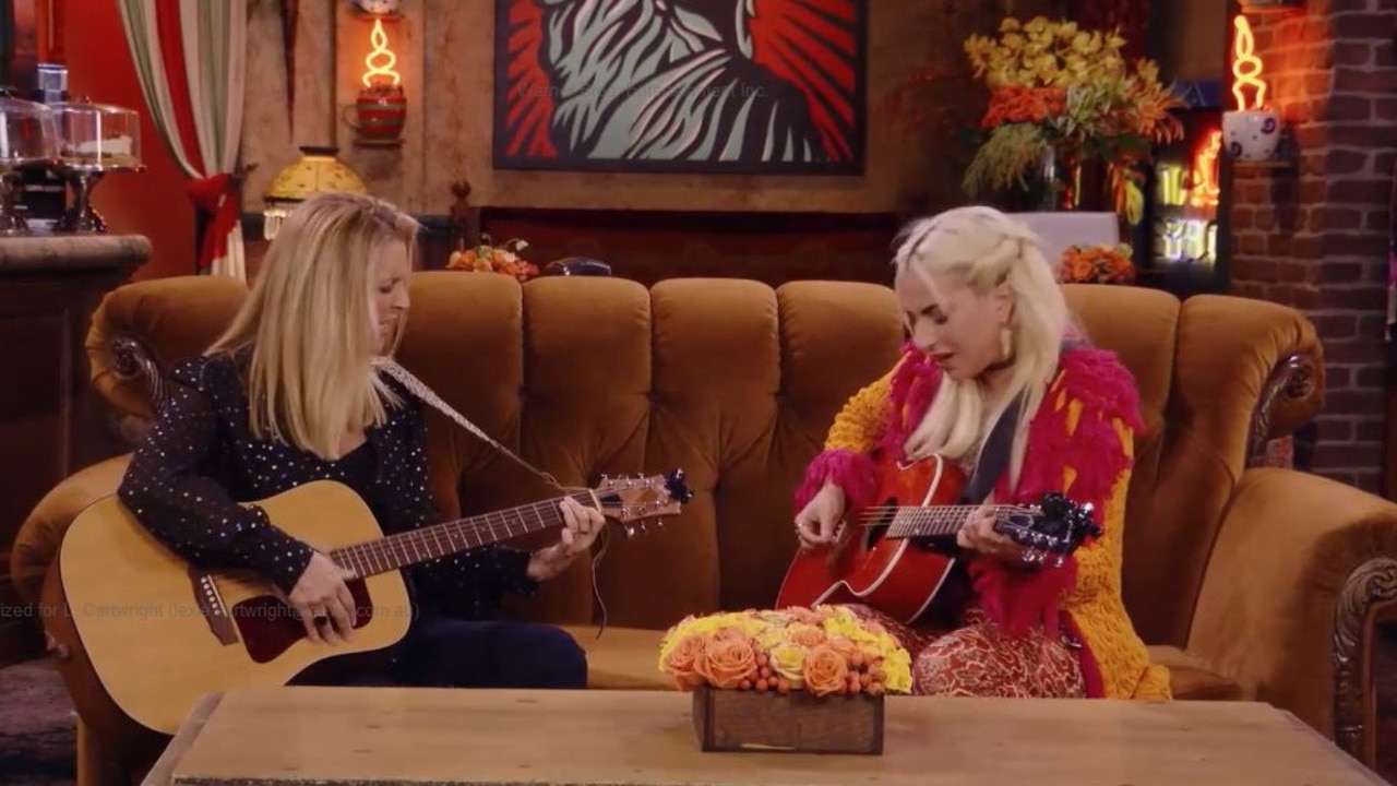 Lady Gaga and Lisa Kudrow singing Smelly Cat.