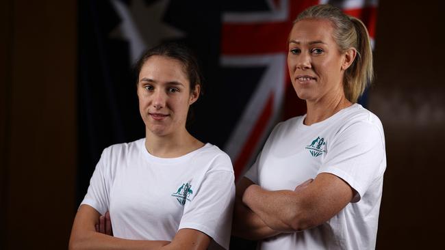 Felicity Cradick and Erica Burleigh pose during the 2022 Australian Para-Triathlon Commonwealth Games Squad