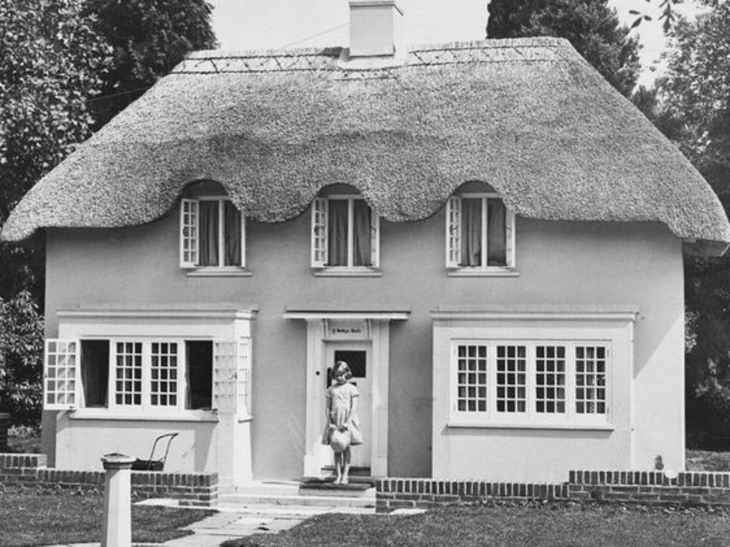 The shot appears to be taken inside Queen Elizabeth’s Y Bwthyn Bach (The Little Cottage in Welsh).