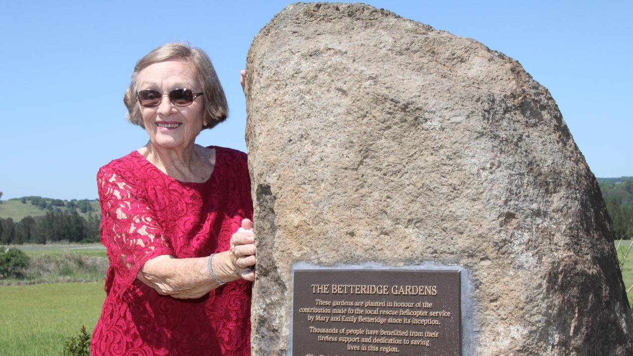 Mary Betteridge unveiled the plaque in the Betteridge Gardens in honour of her and her twin sister Emily, who had recently died.