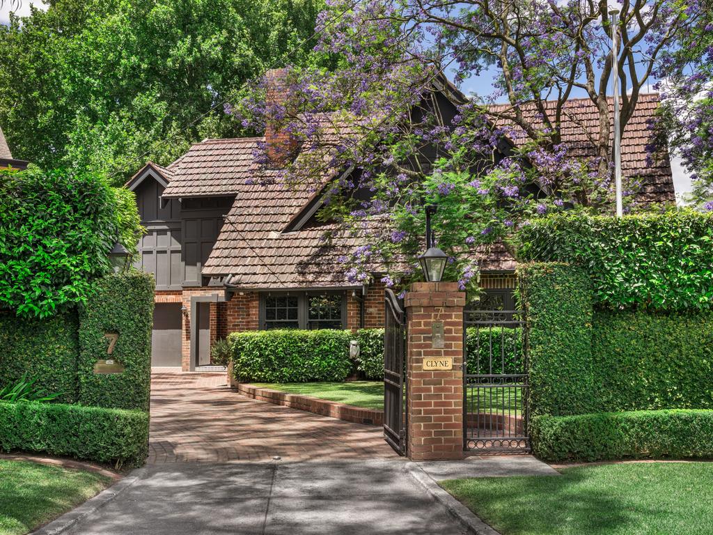 Tania Buckley selling Toorak home she shared with Nathan for $18m ...