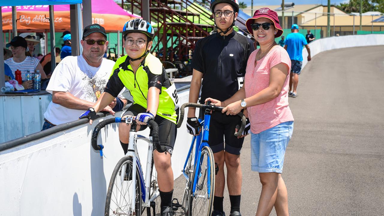 Warren, Rowel, Nicota and Nerissa Fish before the junior warm up laps in 2020.