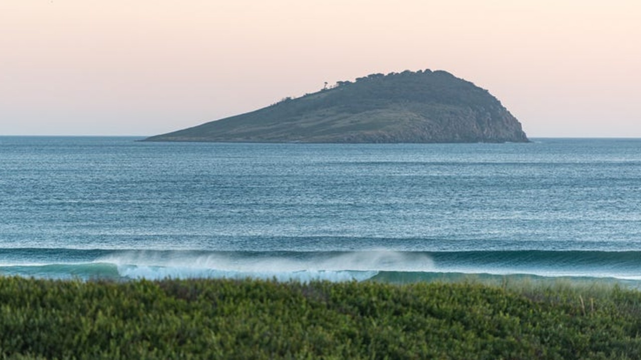 There’s direct access to the beach via a secret track.