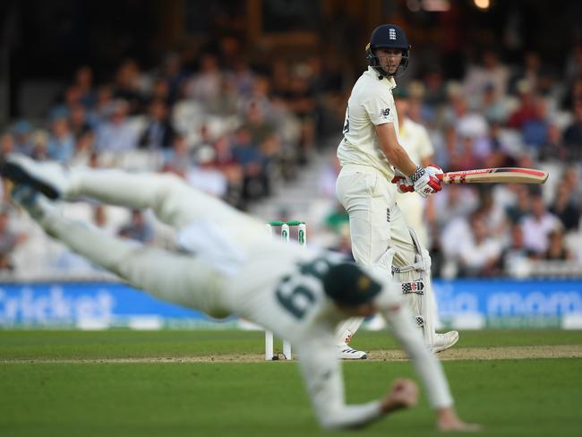 LONDON, ENGLAND - SEPTEMBER 14: Chris Woakes of England edges behind to Steve Smith of Australia  during Day Three of the 5th Specsavers Ashes Test between England and Australia at The Kia Oval on September 14, 2019 in London, England. (Photo by Alex Davidson/Getty Images)