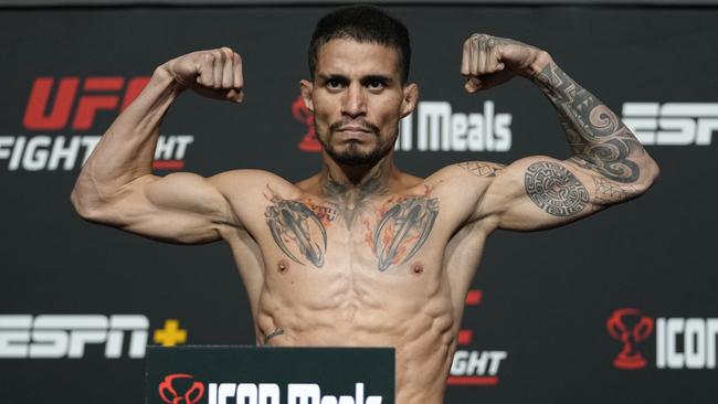 Felipe Colares before his 2021 UFC Fight Night weigh-in. Photo by Jeff Bottari/Zuffa LLC/Getty Images