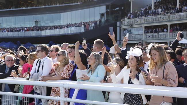 SYDNEY, AUSTRALIA - OCTOBER 15: A general view of the crowd during Everest Day at Royal Randwick Racecourse on October 15, 2022 in Sydney, Australia. (Photo by Mark Evans/Getty Images)