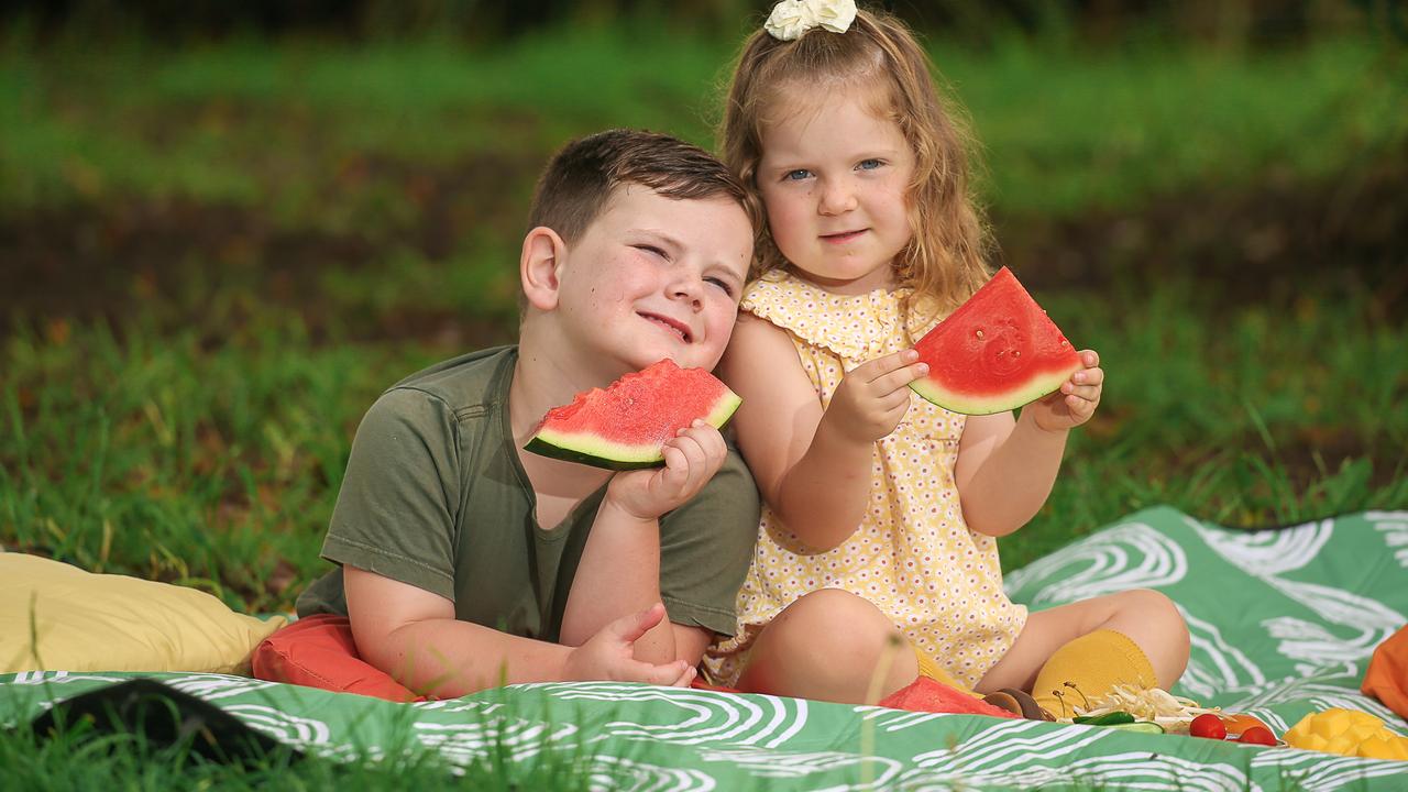 What food types and portion sizes should kids eat?