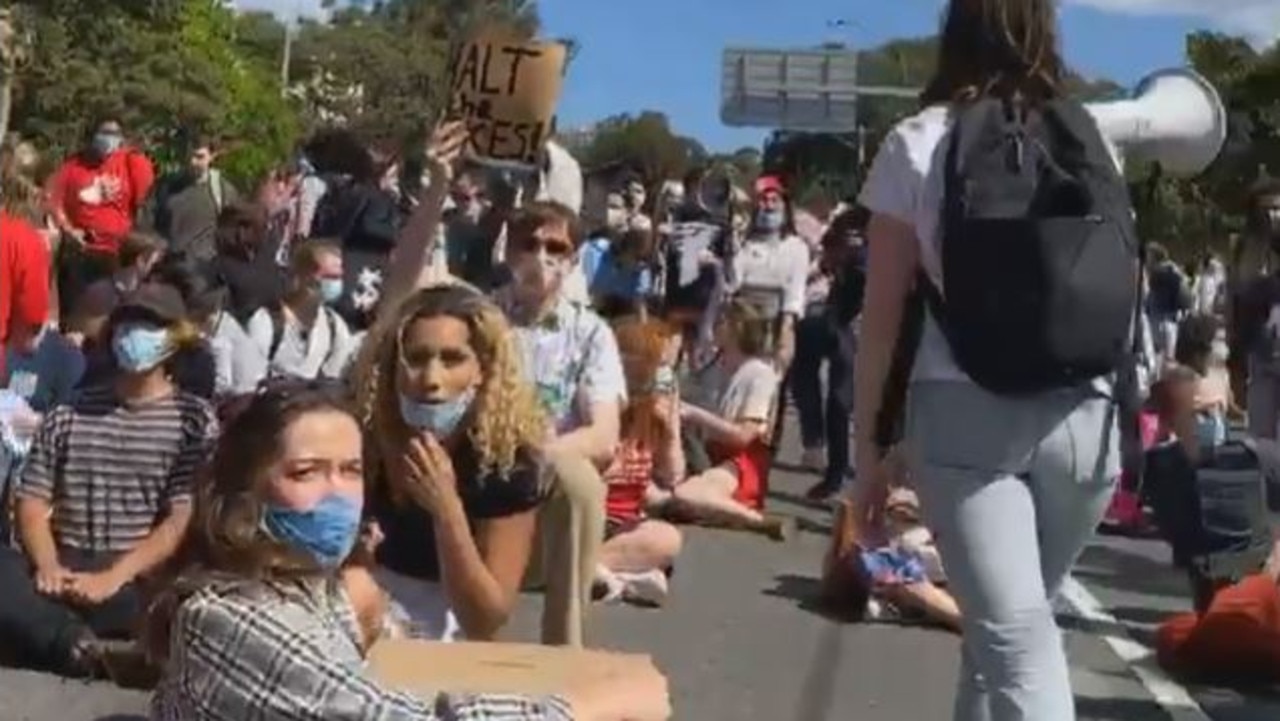 Sydney Uni Protest: Sit-in On Broadway To Protest Uni Funding Cuts ...